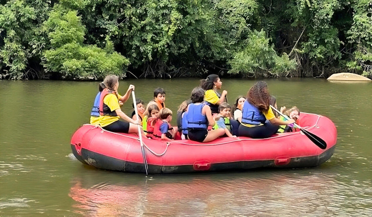 Cuidados essenciais com crianças na água
