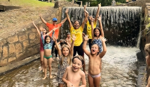 Conheça os cuidados essenciais com crianças no verão